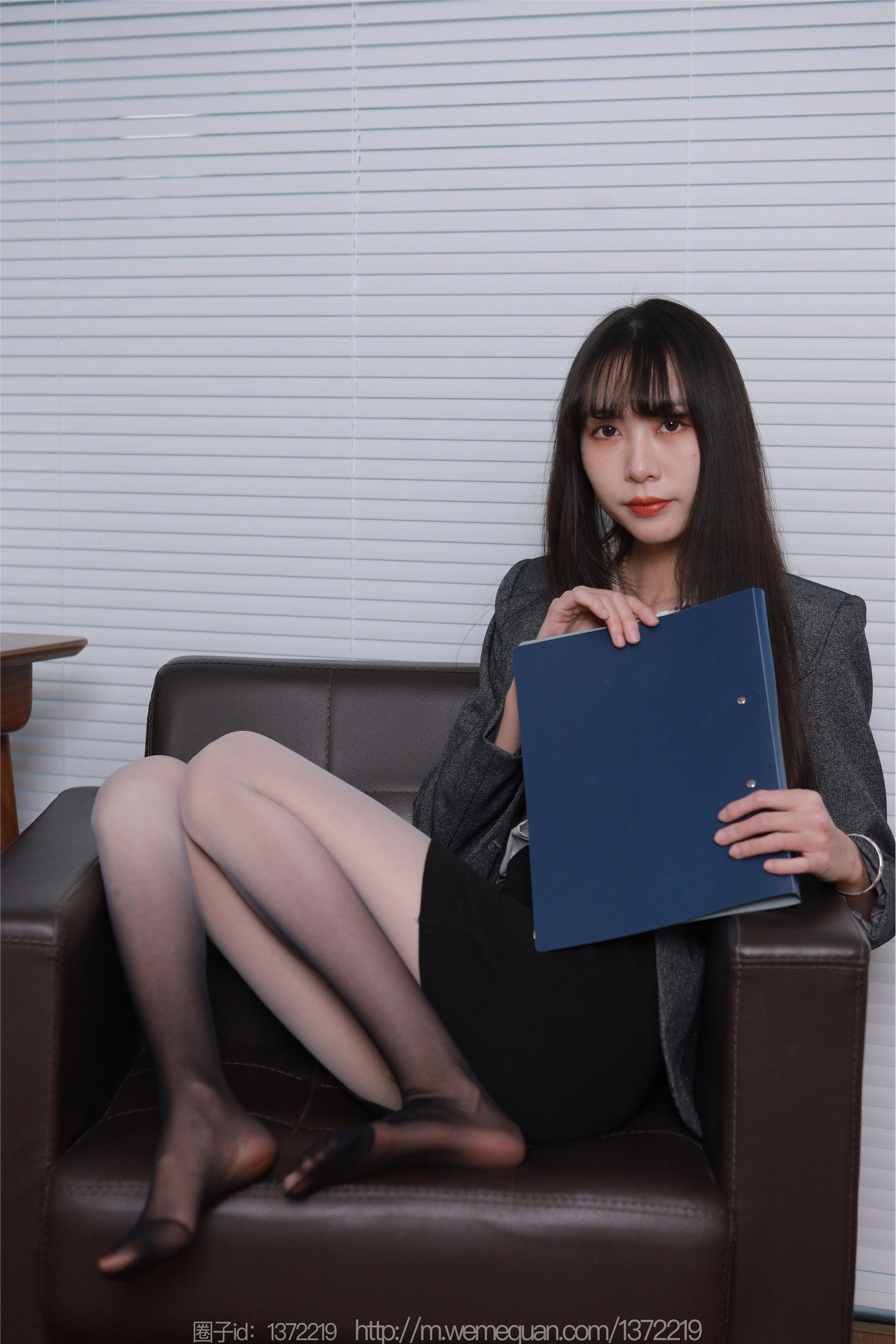 IESS异思趣向  2023.03.12 丝享家 1388 团团《黑白灰渐变》